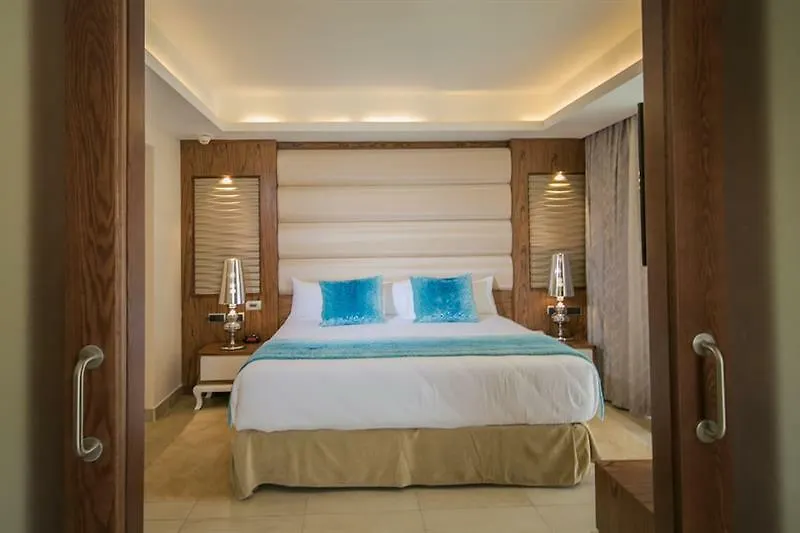 Majestic Elegance Punta Cana Hotel