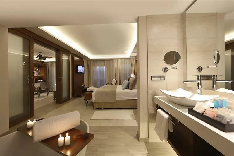Majestic Elegance Punta Cana 5*,