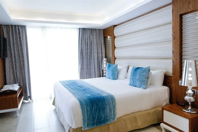 Majestic Elegance Punta Cana 5*,